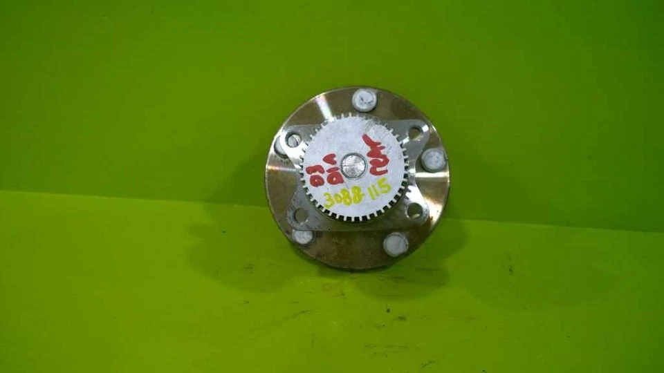 97 98 99 00 01 02 03 04 MITSUBISHI DIAMANTE REAR WHEEL HUB OEM 3088-115 - Image 2 of 3