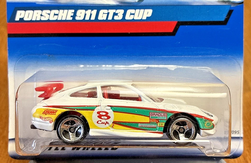 风火轮 3 件装保时捷 911 GT3 杯/紫色、银色、白色 — 第 3/4 张图片