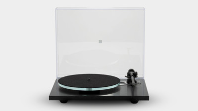 Rega PLANAR 3 Turntable in Black Finish + Ortofon Blue 2MR Blue + Reference Belt