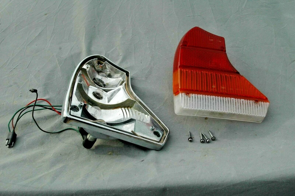Luz trasera Jaguar XJ6 1976-1987 con bombillas (LH) OEM Foto 4 de 4