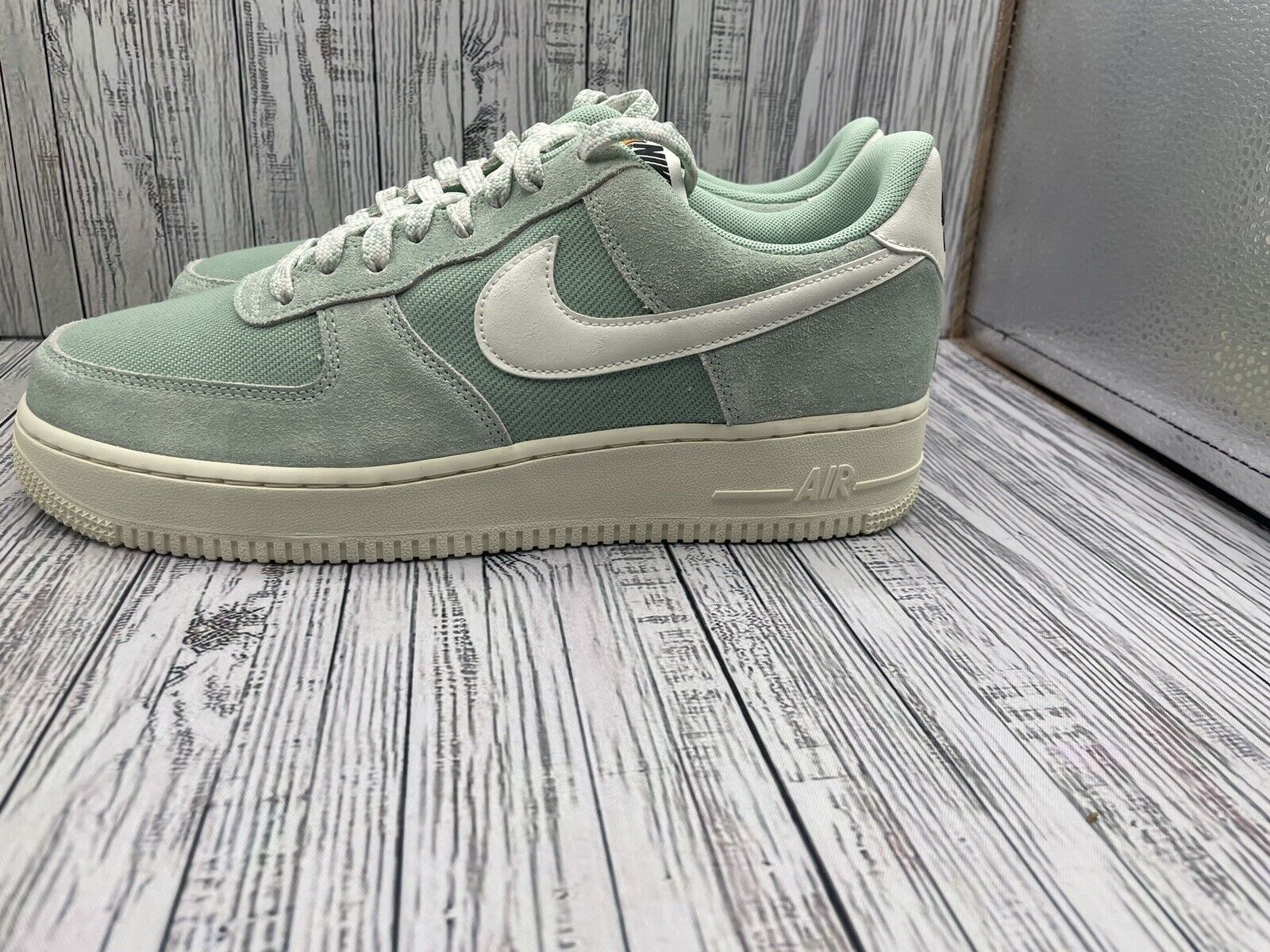 nike air force 1 lv8 green