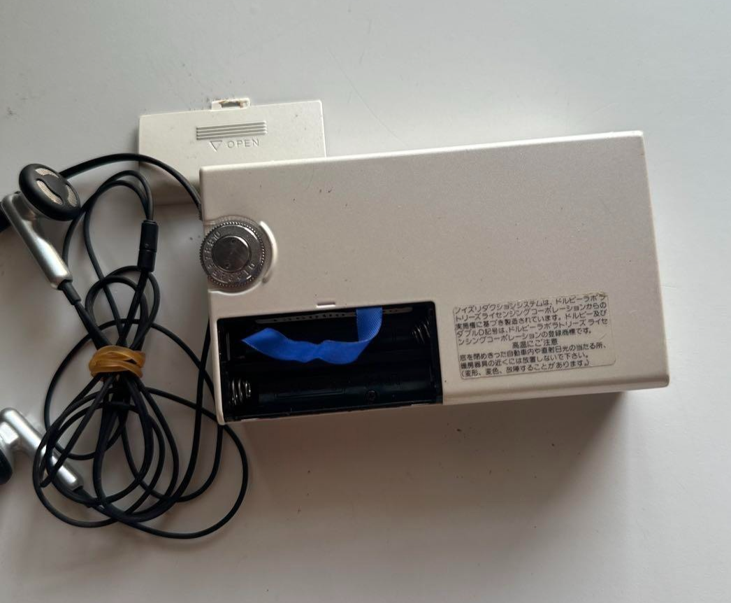 Toshiba KT-AS10 Portable Cassette Player Walky rare Very Good Used