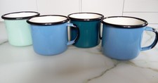 Mugs en émail - 4 pièces très peu servis état quasi neuf