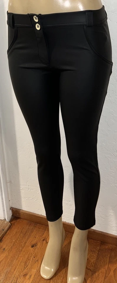 Pantalones Freddy WR.UP Wrup negros de imitación de cuero tiro medio doble botón 7/8 nuevos sin etiquetas-6 medianos Foto 4 de 4