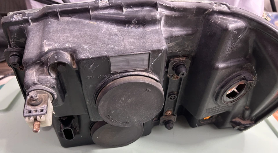 Conjuntos de faros Isuzu Ascender/GMC Envoy izquierda y derecha Foto 4 de 4