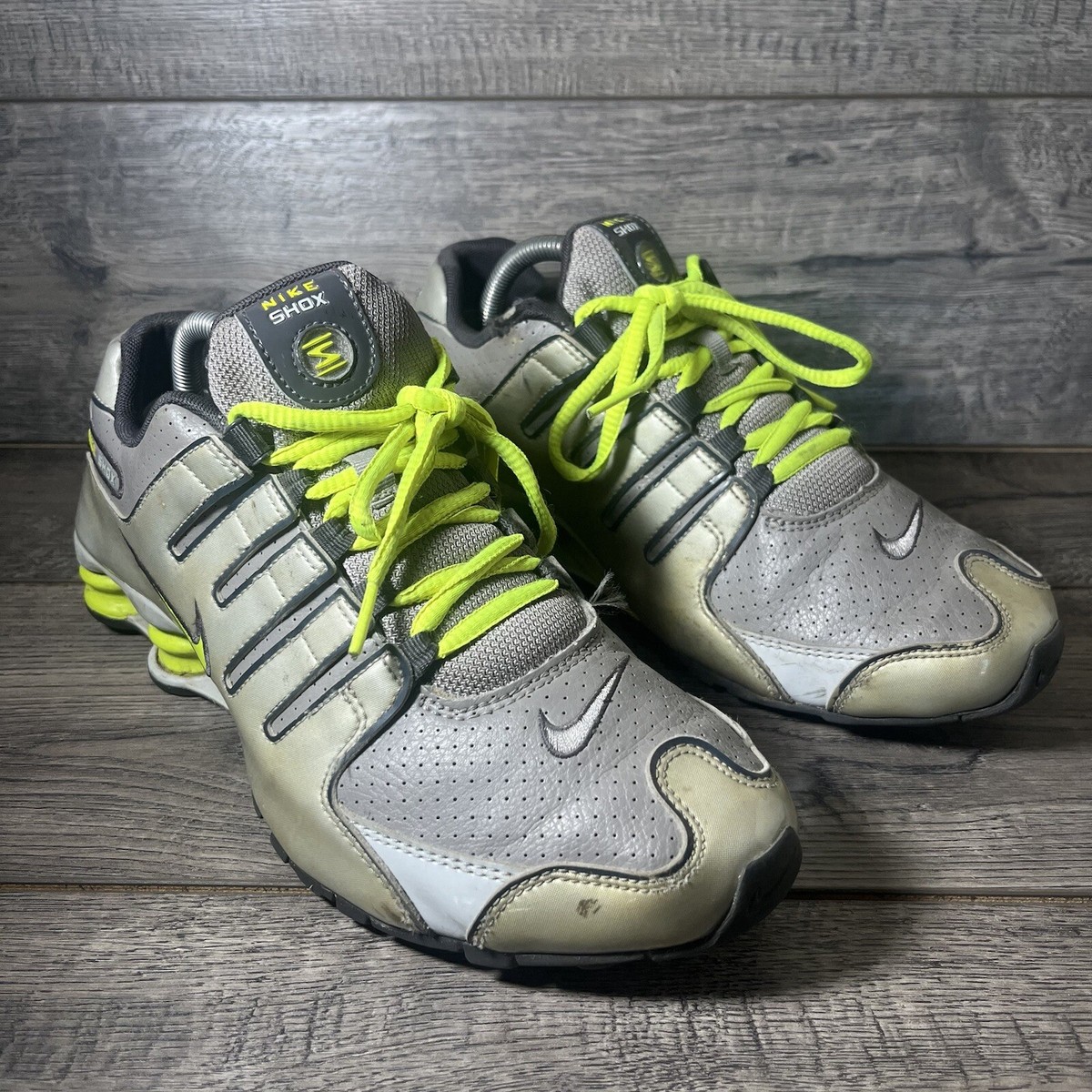 Nike Shox NZ Leather Silver Green Running Shoes 378341-053 Nike Shox NZ Leather Silver Green Running Shoes 378341-053