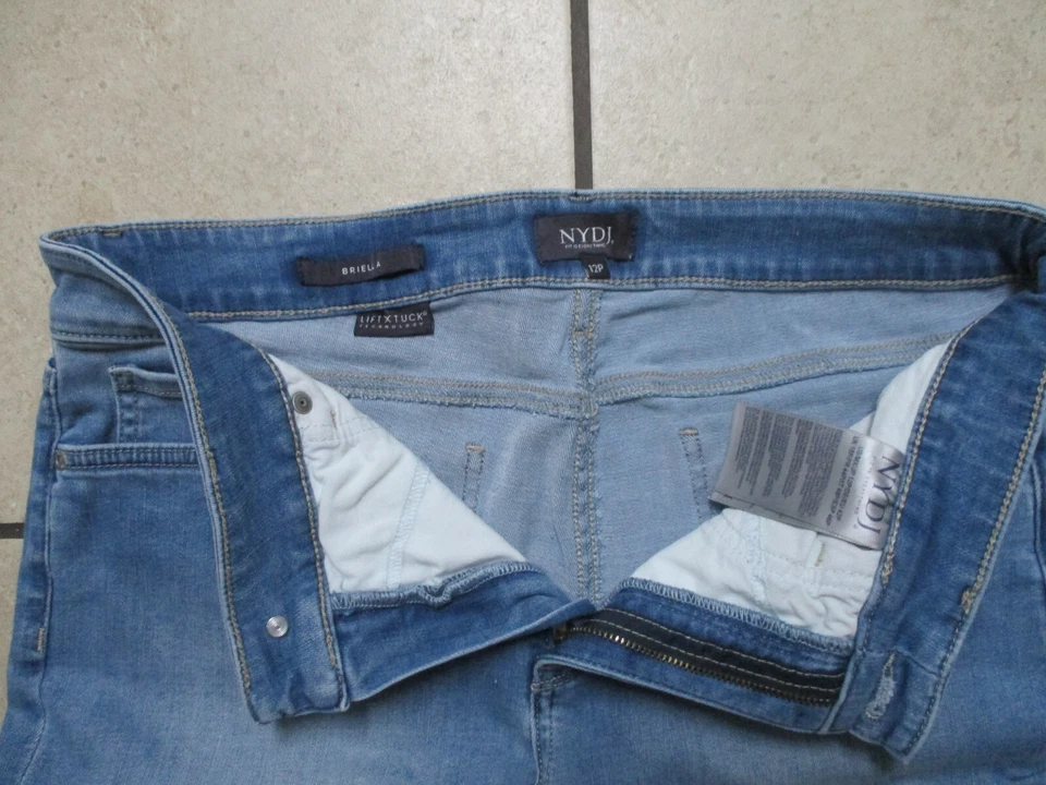 NYDJ Briella Denim Bermuda Denim Pantalones Cortos Talla 12 P Lavado Medio Elevación X Tuck Foto 2 de 3