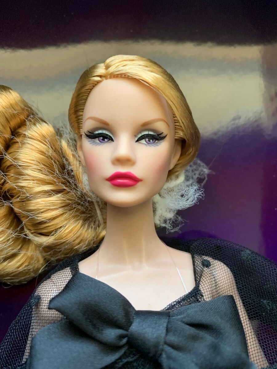 Integrity Toys Poppy Parker Boudoir Noir Ginger Gilroy Integrity Toys Poppy Parker Boudoir Noir Ginger Gilroy