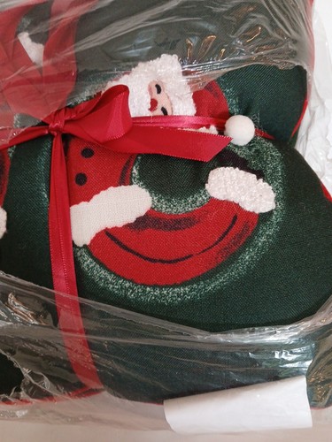 St. Nicholas Square Decrotive Throw Pillows 12×12 Hunter Green& Red 3 Total - Picture 3 of 12