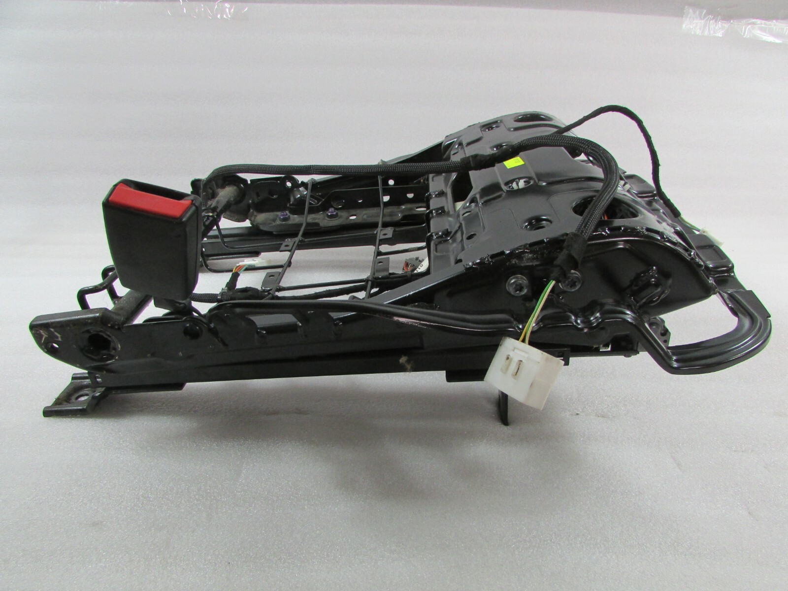 Maserati Quattroporte, LH Rear Seat Track w/ Motors, Used, P/N 980139490