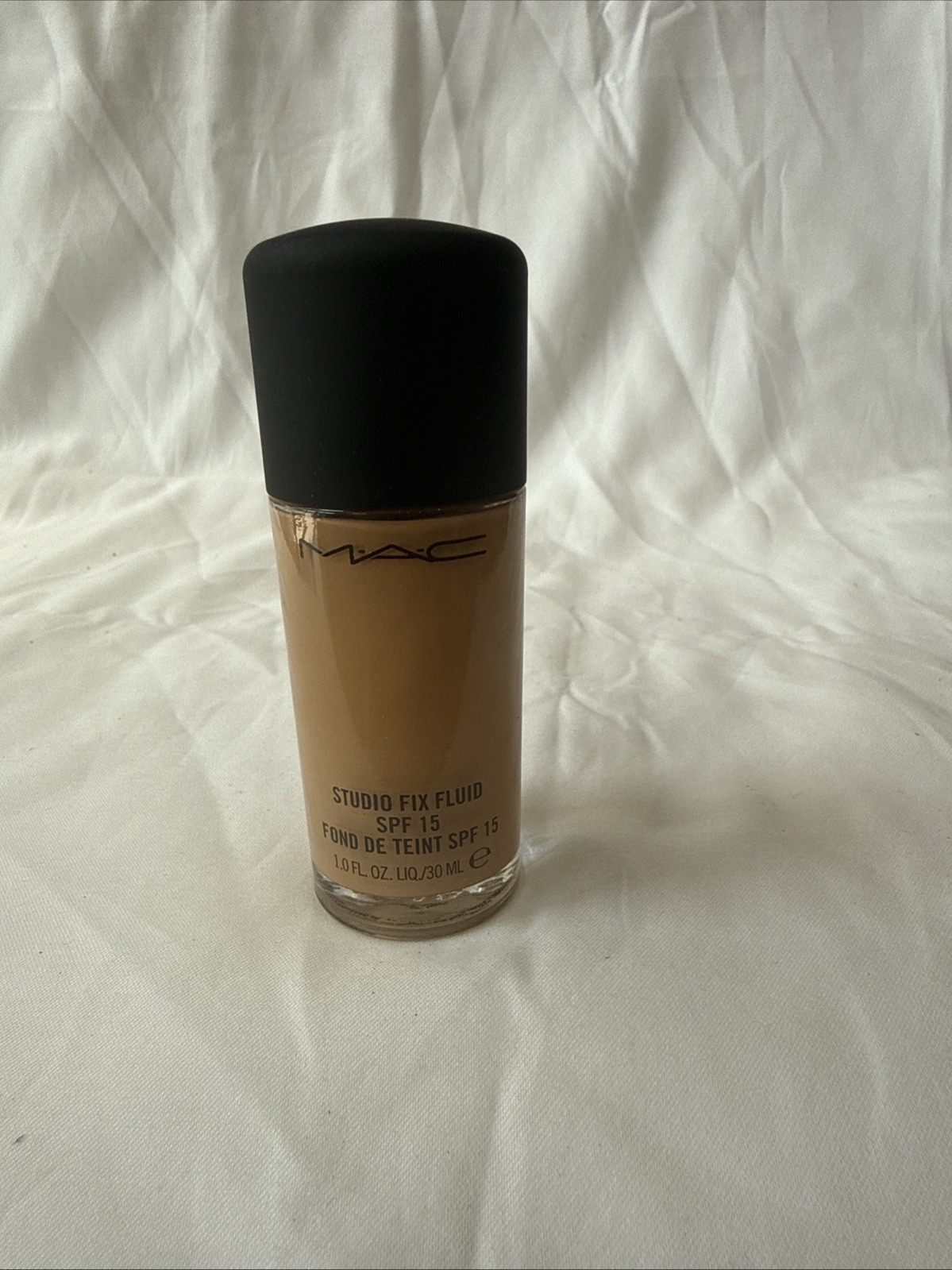 MAC Studio Fix Fluid SPF15 | NC30 | 30ml/1fl.oz - Demo But Still Full