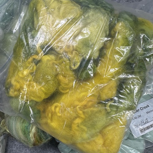 Hand dyed Merino Wool Roving 1.11 Lbs Random Lot of Greens Hand Spun Vintage - Picture 11 of 11
