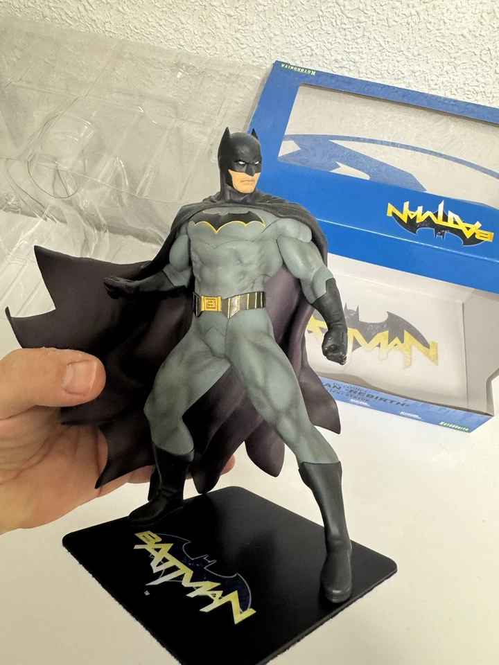 FIGURA ESTATUA KOTOBUKIYA ARTFX+ BATMAN REBIRTH ESCALA 1/10 NUEVA A ESTRENAR - Imagen 3 de 4