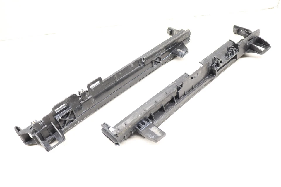 Mercedes-Benz E300 2012-2016 - Juego de soporte lateral del radiador/montaje 2045010320 Foto 2 de 4