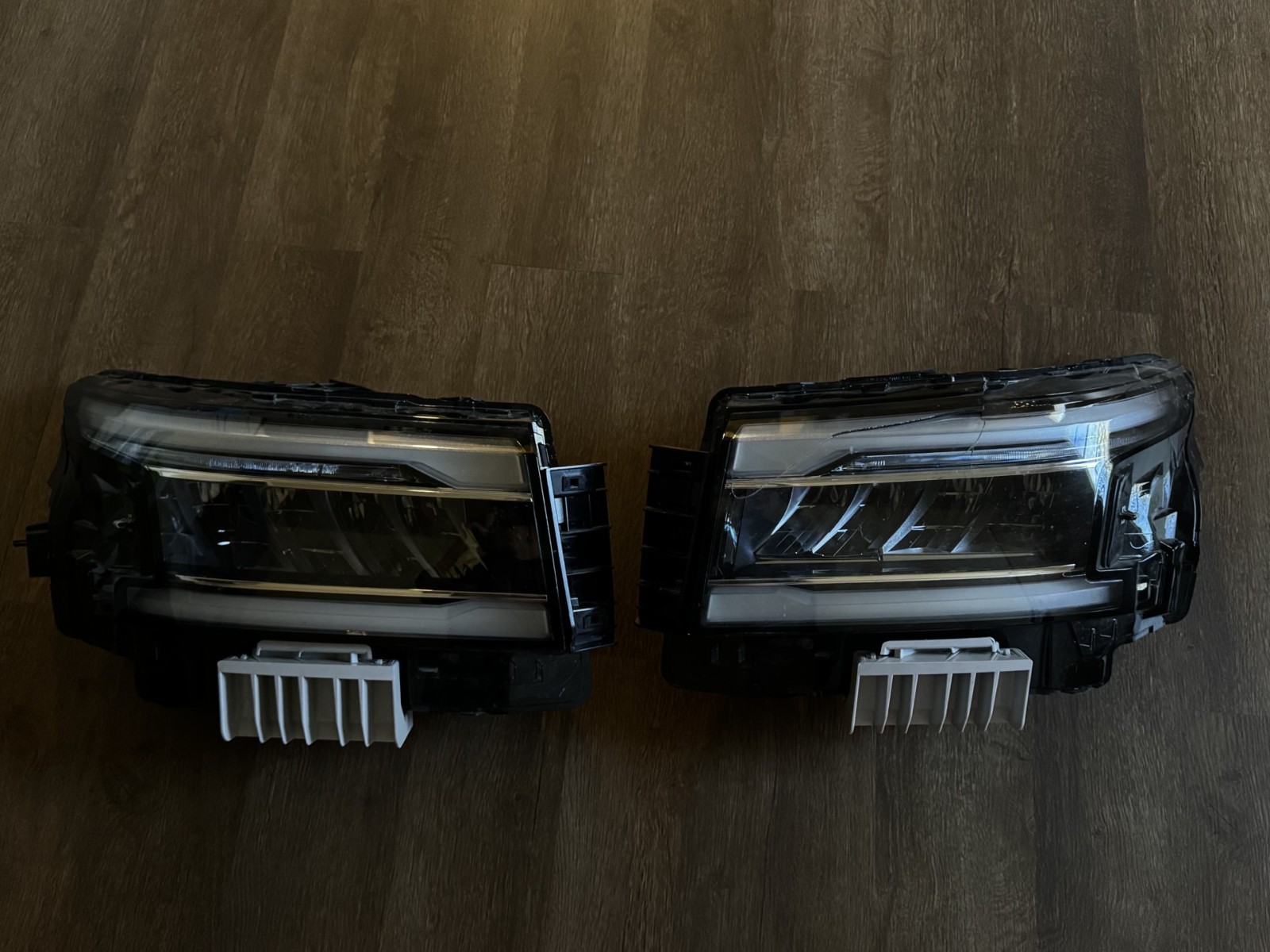 OEM Nissan Frontier PRO-4X 2022-2025 Headlights Left & Right – For Parts
