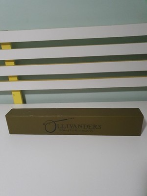 HARRY POTTER UNIVERSAL STUDIOS Interactive Ollivanders Willow Wand Item #1272558