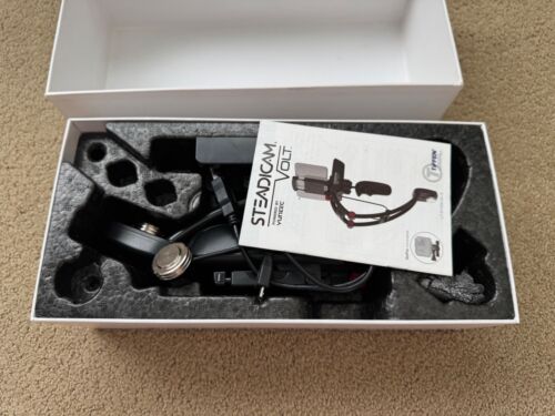 STEADICAM Volt Powered by Yuneec Handheld Gimbal Stabilizer for Phones - Picture 3 of 6