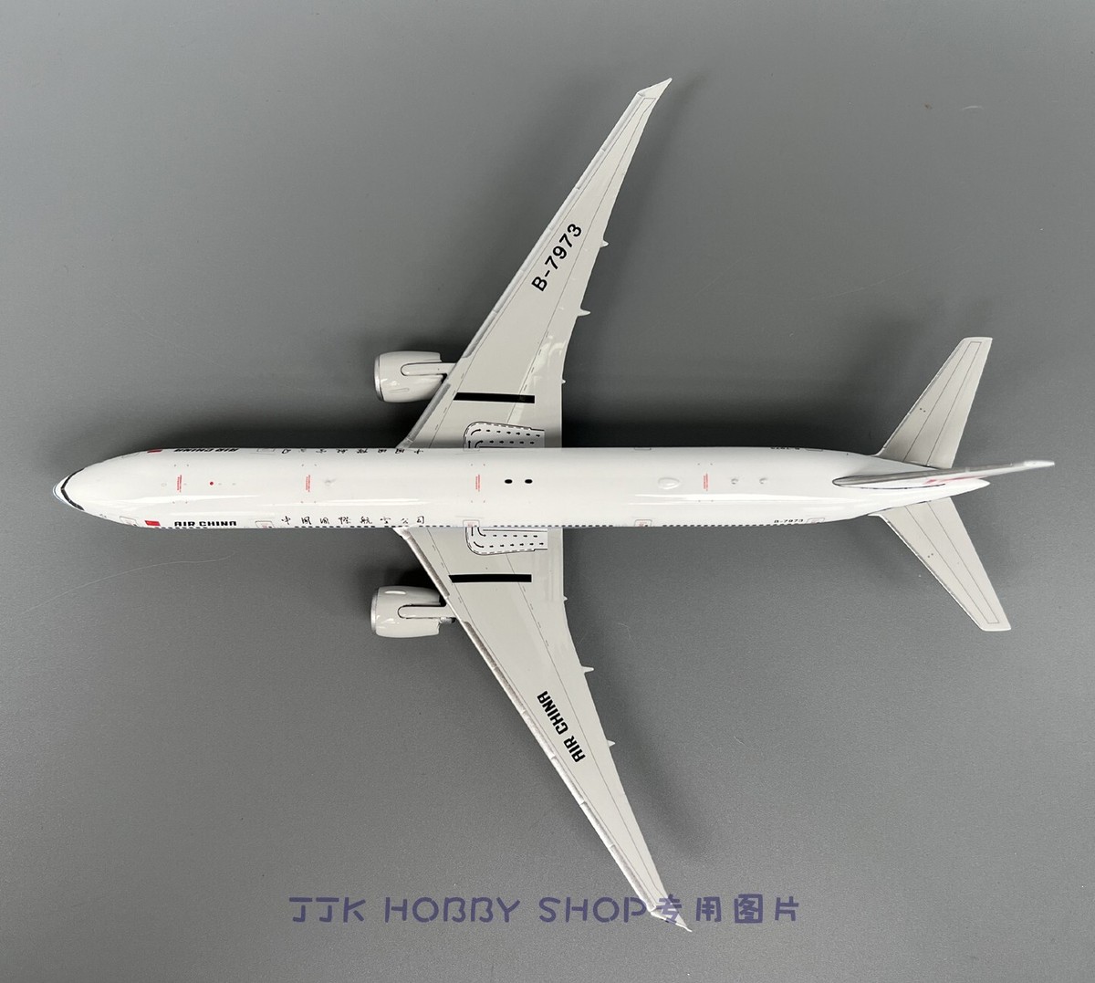 1:400 Phoenix Air China B777-300ER Passenger Airplane 1:400 Phoenix Air China B777-300ER Passenger Airplane