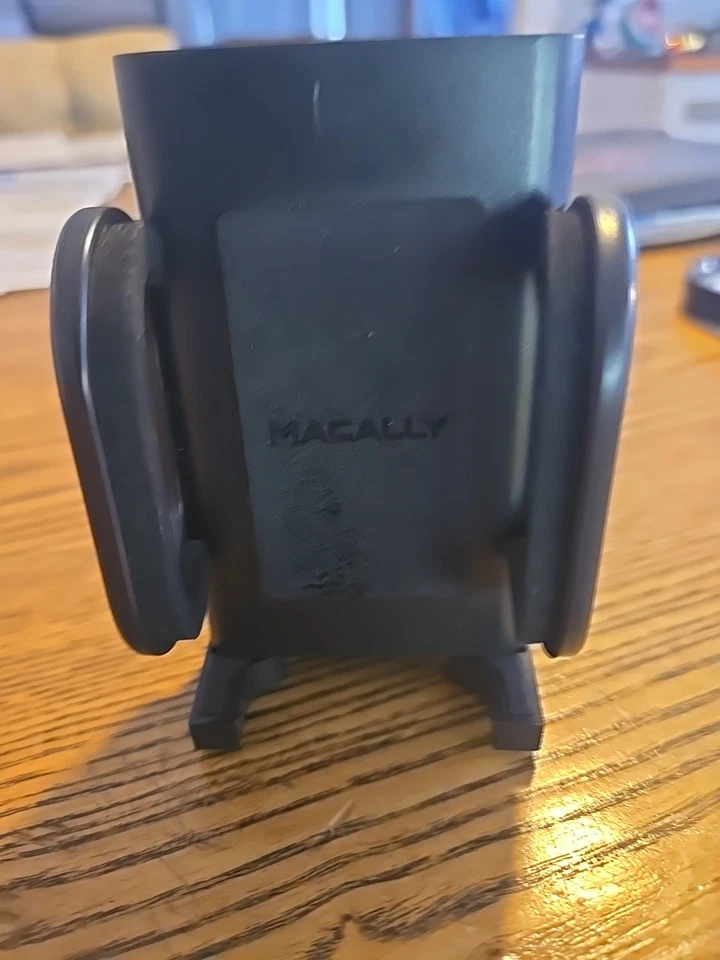 Macally MGRIP Adjustable Car Suction Phone Holder Mount New In Box - Image 2 of 3