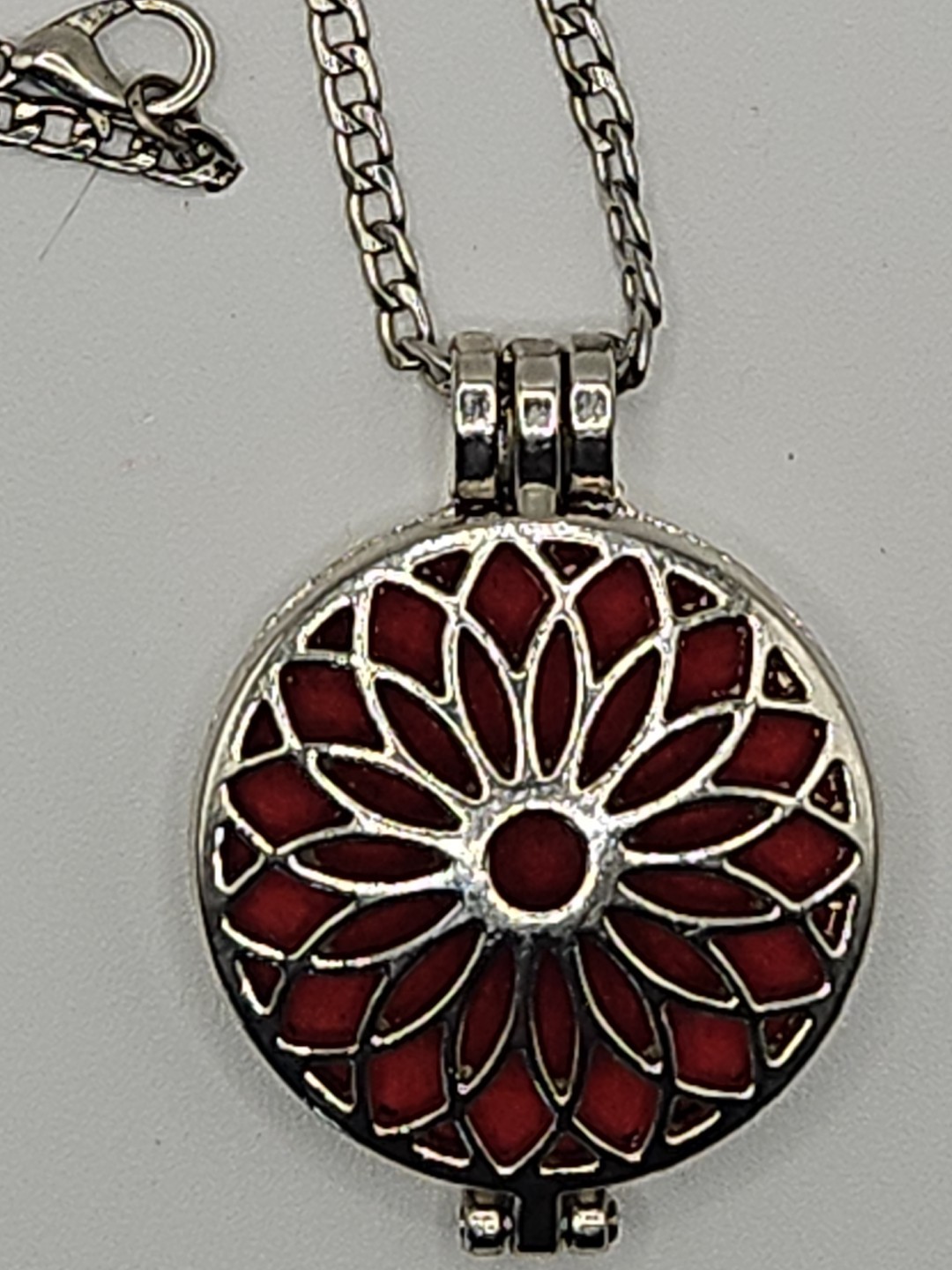 24 in  Aroma Therapy Locket Opens To Apply  Aroma Therapy Oi
