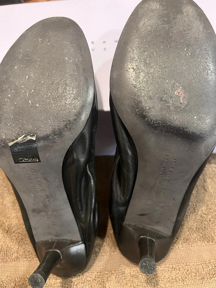 Vera Wang Lavender Women’s Black Leather Shoes – Embellished Flower – Size 38.5 - Image 4 of 4