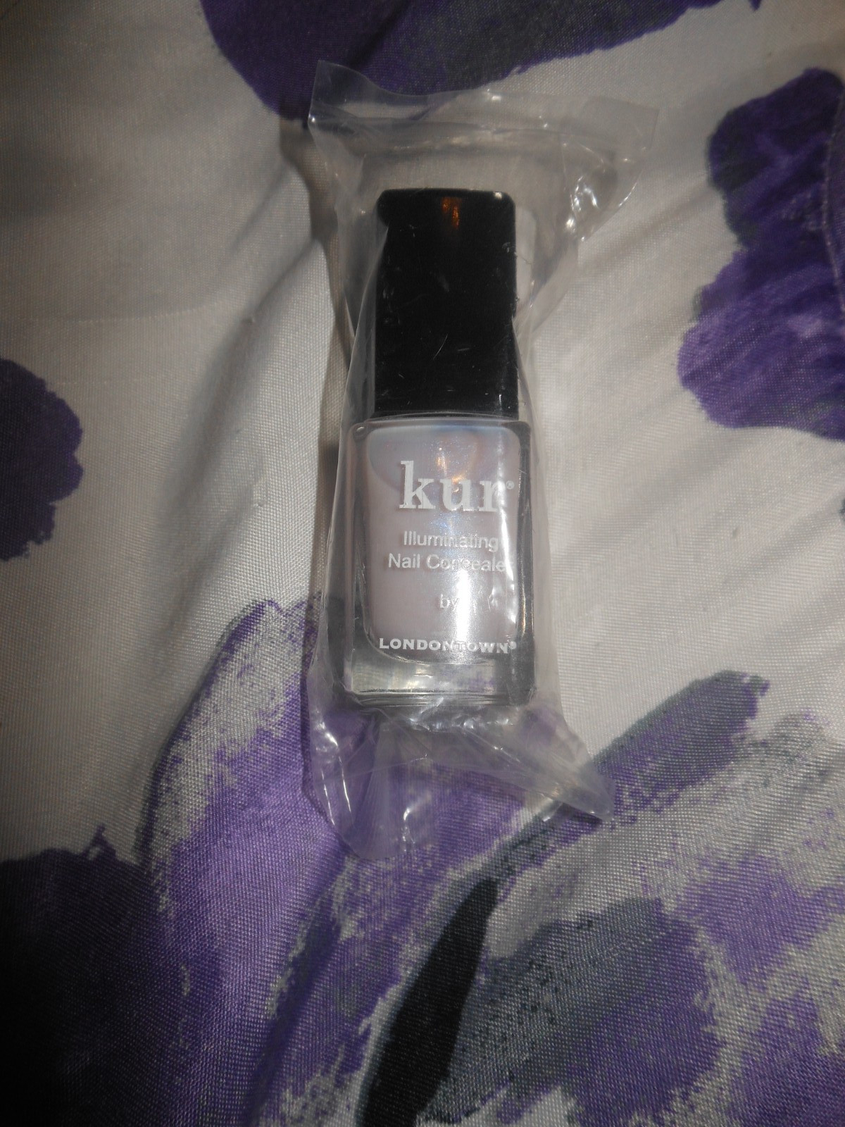 LONDONTOWN KUR PINK ILLUMINATING NAIL CONCEALER CACHE-ONGLES 0.4OZ SEALED VEGAN