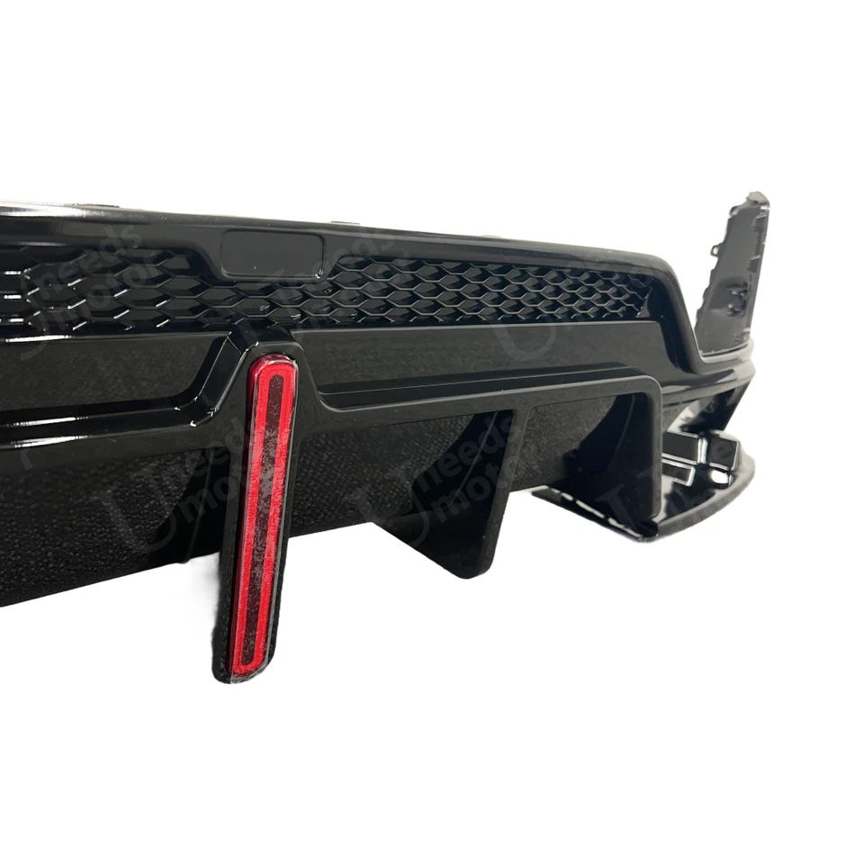 Difusor inferior trasero negro brillante con luz LED para BMW Serie 3 G20 LCI 2023-24 Foto 4 de 4