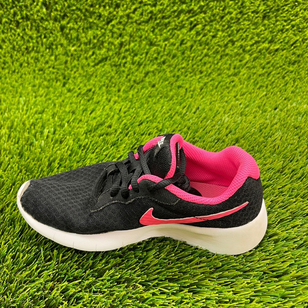 nike tanjun pink and black