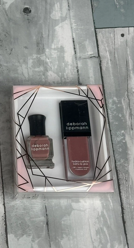 Set de esmalte de uñas y brillo de labios Deborah Lippmann “Modern Love” tamaño mini de viaje Foto 3 de 4