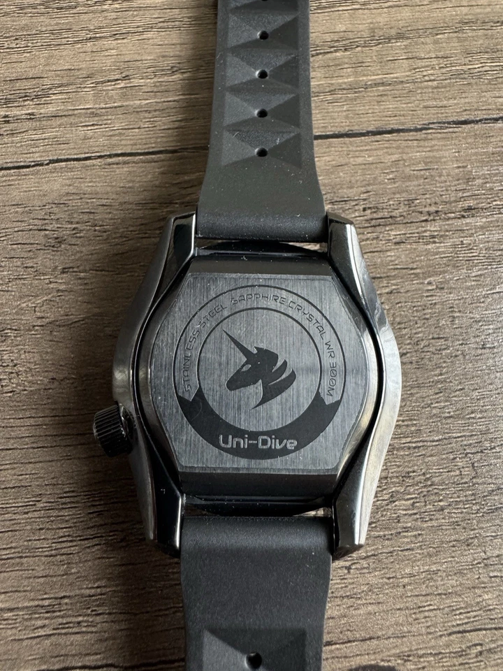 Reloj PVD Proxima / Unidive Abyssal MM300 Foto 4 de 4