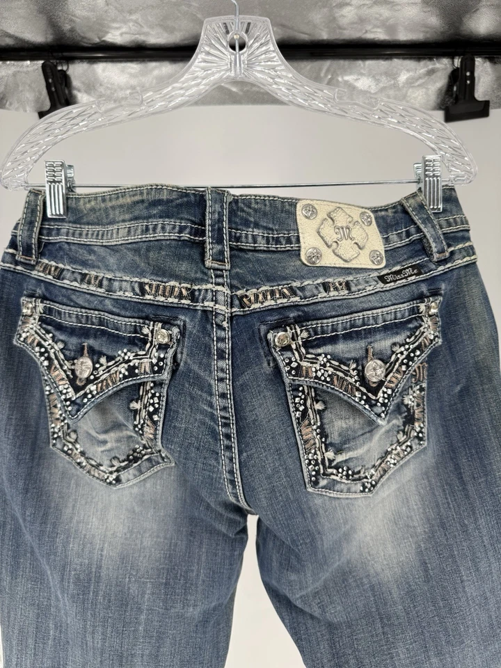 Pantalones de mezclilla capri Miss Me para mujer talla 34 tiro medio cosidos gruesos brillantes Foto 2 de 4