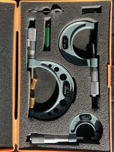 Mechanical Outside Micrometer Set: 3 Pc, 0 to 3" Measurement Used With Case