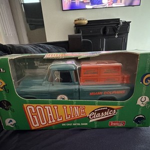 Ertl Goal Line Classics Miami Dolphins 1994 Chevy Pickup Bank Diecast B343