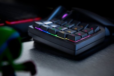 Razer Tartarus V2 (RZ07-02270100-R3U1) Chroma Gaming Keypad for