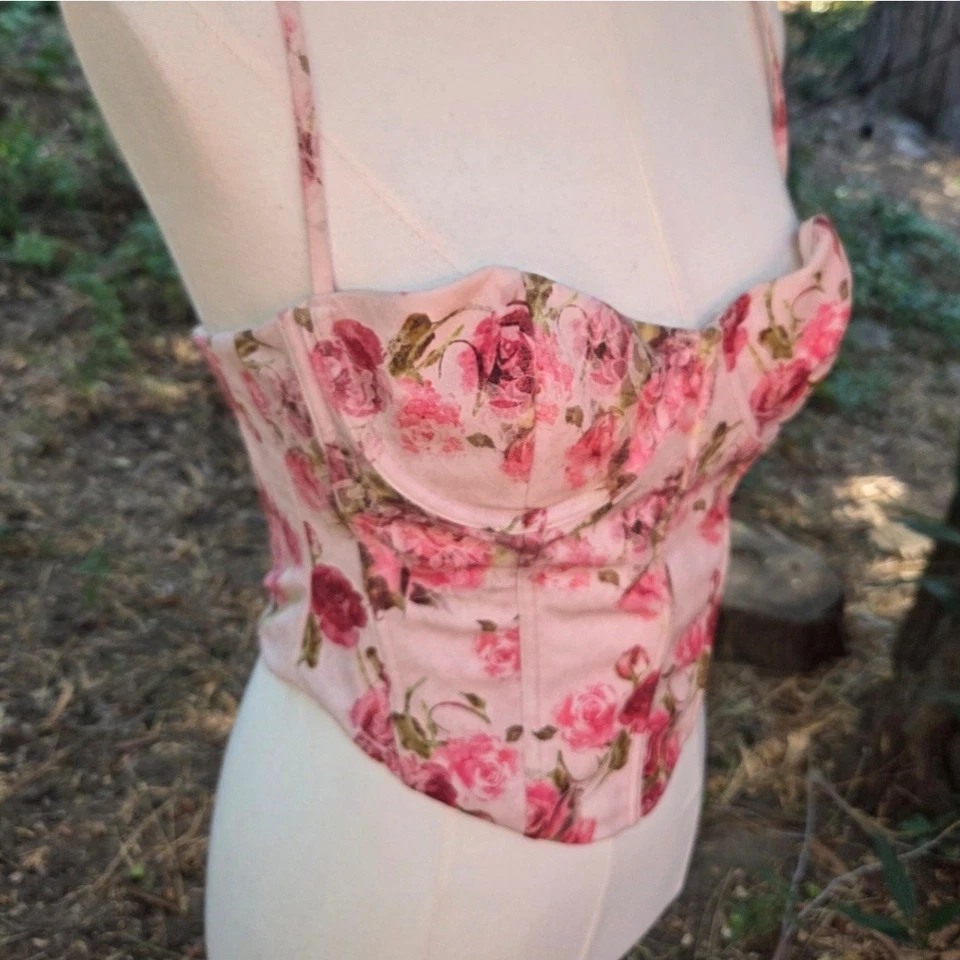 White Fox Boutique Blush Pink Floral Rose Tank Top Size Medium - Image 2 of 4