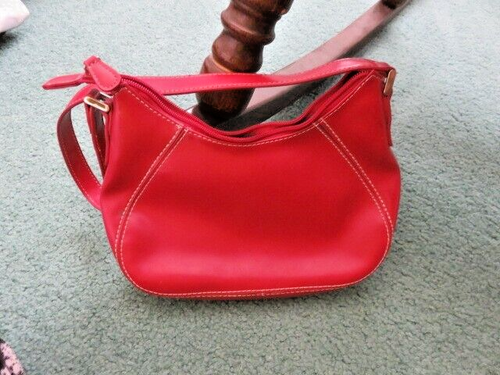 Liz Claiborne Simulated Leather Cute Red Small Wristlet Bag To Your Coordination - Picture 3 of 7