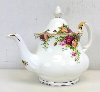 1962 Royal Albert Bone China Old Country Roses 7-3/4'' Tall Teapot - EXC ~ T239
