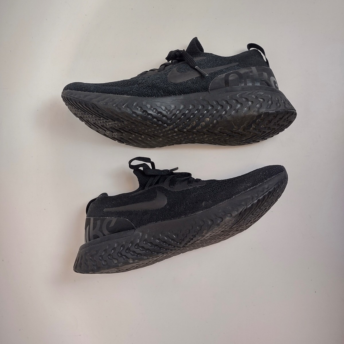 Nike Epic React Flyknit Triple Black Sneakers AQ0067-003 Men's 7