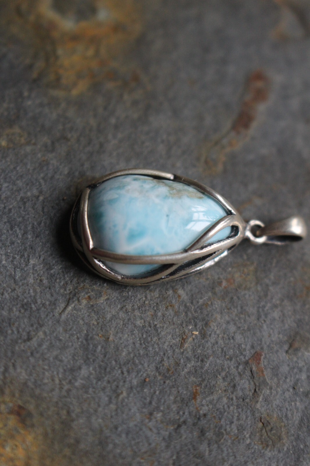 Pendentif goutte larimar Blue Stone en argent pour vos tenues d'été