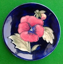 MOORCROFT VINTAGE "MOHN" ANSTECKNADELSCHALE.