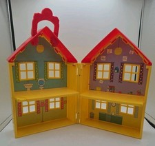 Peppa Pig Deluxe Yellow Family House Only