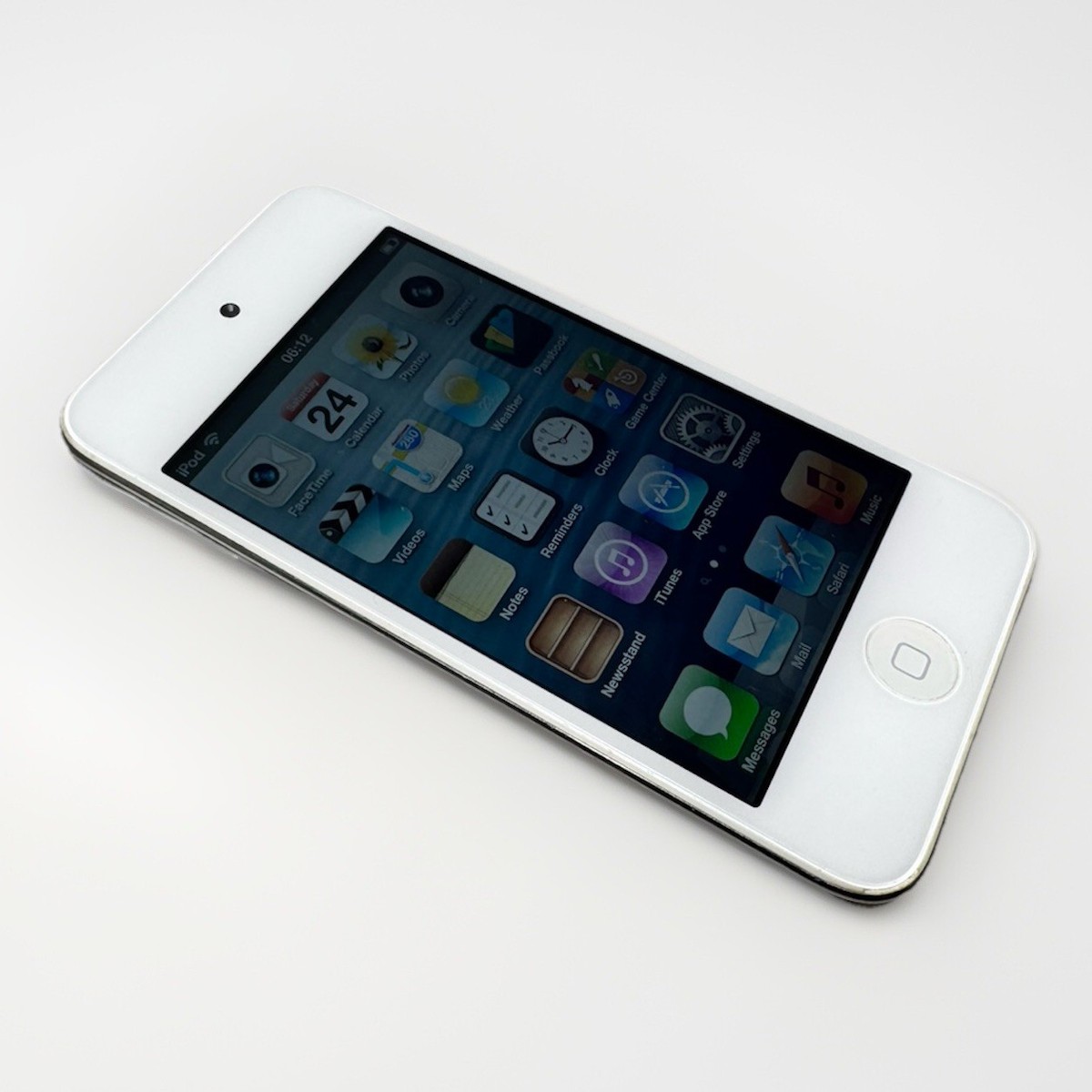 Apple iPod touch 4th Generation 8GB White Sliver A1367 MP3 Music