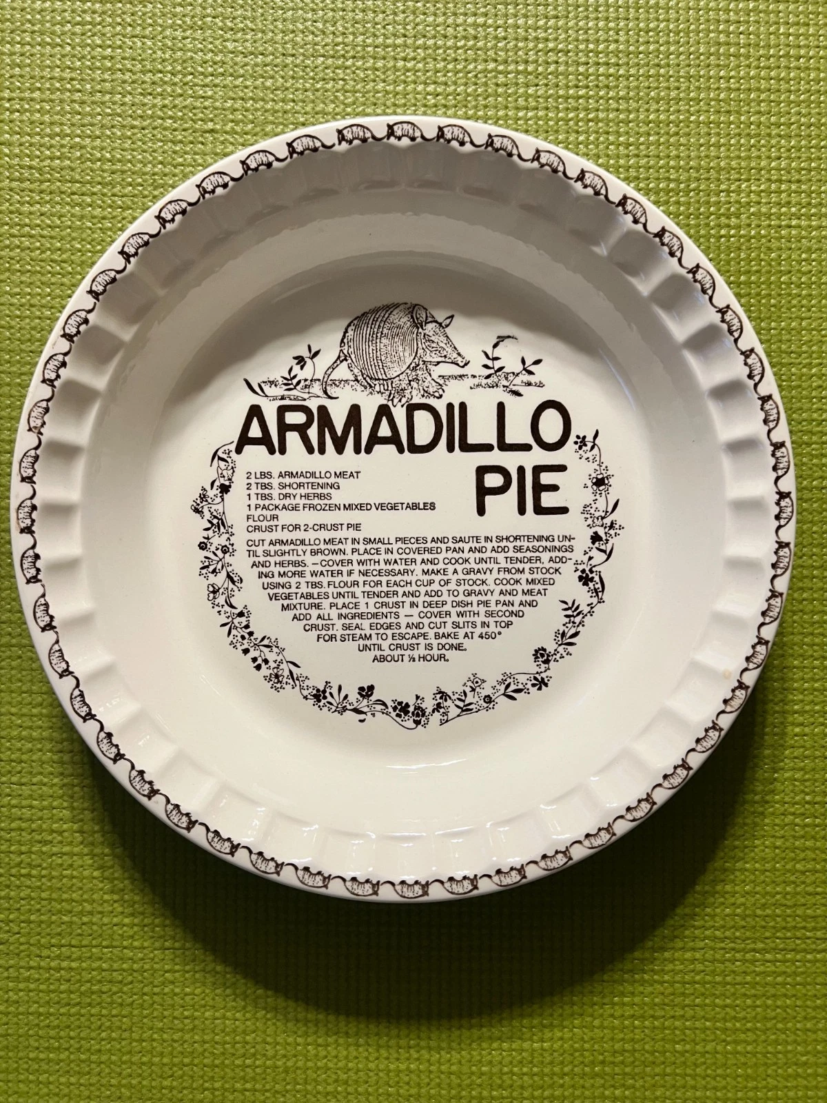 RARE Royal China Co. Armadillo Pie Recipe Collectible Ceramic Pie Dish
Opens in a new window or tab