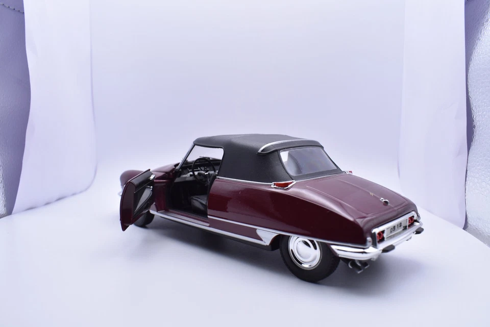 Modellino auto scala 1:24 Citroen DS 19 diecast modellismo statico da collezione - Immagine 4 di 4