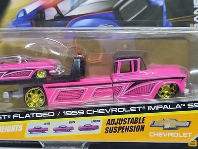 Maisto 1957 Chevrolet Flatbed Truck & 1959 Impala SS Pink 1/64