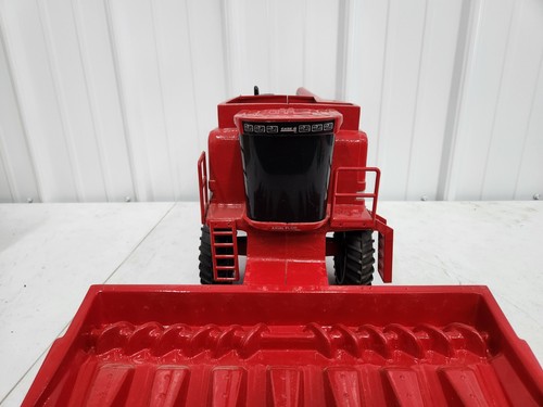 Vintage Original 1/16 Scale Models Case IH 2388 Toy Combine - Picture 18 of 22