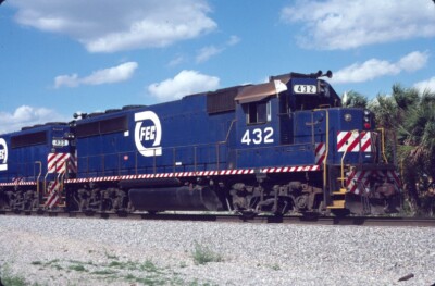 FEC 432 GP-40-2 COCOA FL (FLORIDA EAST COAST) ORIGINAL SLIDE 03-10-88 T17-5