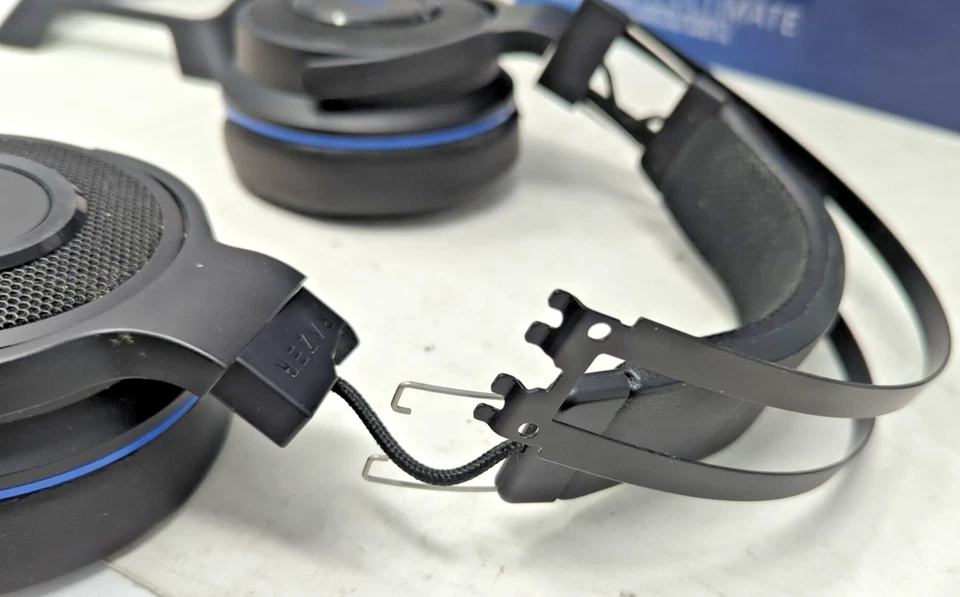 Razer Thresher Ultimate 7.1ch Dolby PS4 Black/Blue Headset!!!READ DESCRIPTION!!! - Image 3 of 4