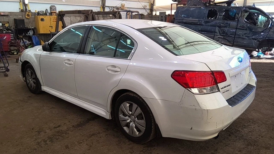 (LOCAL PICKUP ONLY) Trunk/Hatch/Tailgate Sedan Without Spoiler Fits 10-14 LEGACY Foto 2 de 4