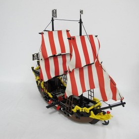 LEGO Pirates 6285: Black Seas Barracuda (Dark Shark). With instructions